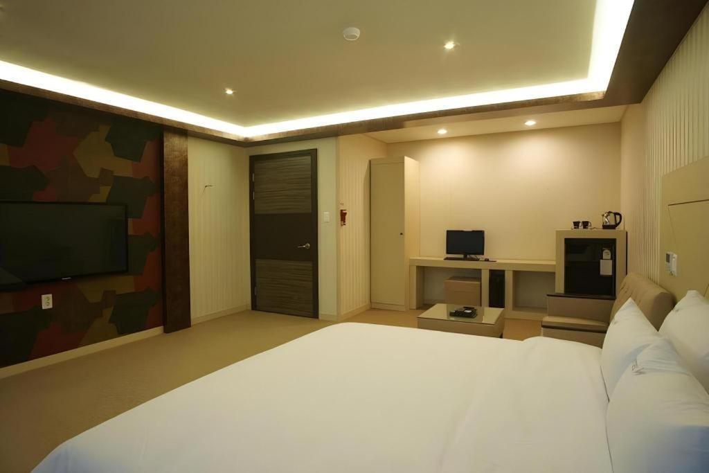Hotel W Shinjeju Luaran gambar
